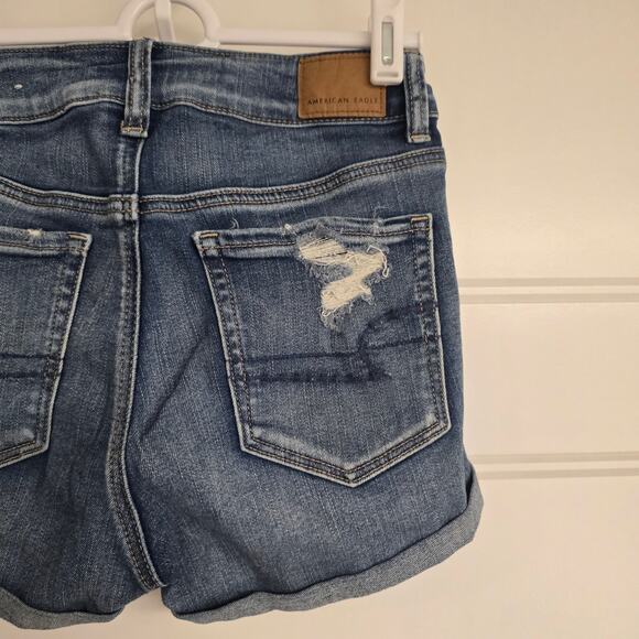 Women's American Eagle Destructed Hi-Rise Shortie Cuffed Jean Shorts | Size 2 - Picture 6 of 9